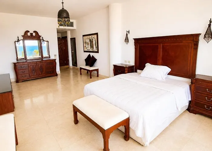 Villa Beachfront Mansion With A Private Pool In Hadaba Sharm El-Sheikh